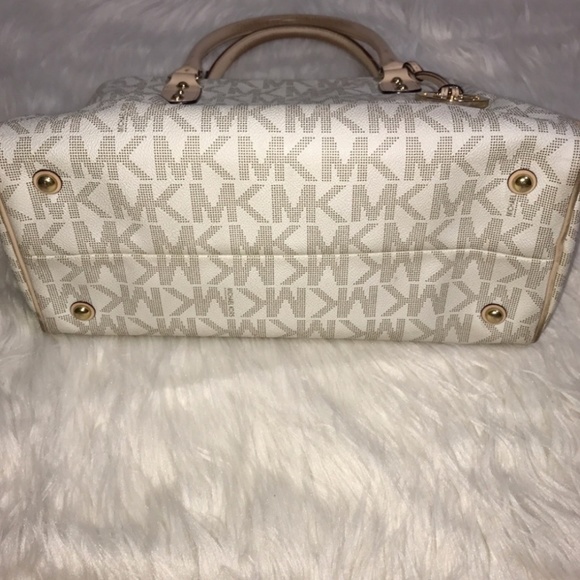 Michael Kors bag - Picture 3 of 8